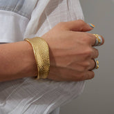 18K GOLD OPEN BANGLE LUXURY STAINLESS STEEL_CWAJE4668