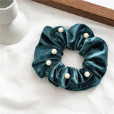 PEARL FUZZY HAIR SCRUNCHIES_CWAHA0382