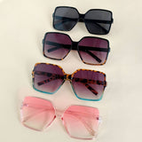 HIGH FASHION OVERSIZED SQUARE SUNGLASSES_CWASG0246