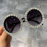 DIAMOND EXAGGERATED ROUND FRAME SUNGLASSES_CWASG0789