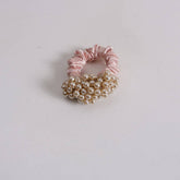 NEW SIMPLE PEARL SCRUNCHIE CUTE FRESH HAIR TIE_CWAHA6774