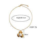 MINIMALIST FLOWER PEARL NECKLACE 18K GOLD PLATED_CWMM8882