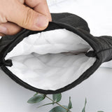 A PAIR OF HEAT RESISTANT BAKING GLOVES_CWMM1452