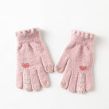 SKIN FRIENDLY WARM AND CUTE HEART SHAPED GLOVES_CWMM1505