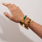 HOLLOW PEARL STONE OPEN CUFF IN STAINLESS STEEL_CWAJE4632