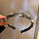 RETRO LOVE TWIST PEARL HEADBAND_CWAHA0829