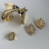 EXAGGERATED FOLDS HIGH GRADE IRREGULAR BRACELET_CWMM3125