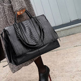 Large-Capacity Personalized Single-Shoulder Bag