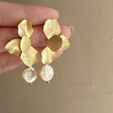 PETAL FLOWER PEARL FASHION EARRINGS_CWAJE2055