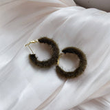 HONG KONG STYLE SHORT VELVET C HOOP EARRINGS_CWAJE2193