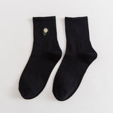 SOLID COLOR DAISY SOCKS COTTON MID CALF STYLE_CWMS088