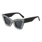 LARGE FRAME CAT EYE DIAMOND SUNGLASSES_CWASG0860