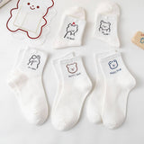 FRESH COLLEGE STYLE BEAR WHITE MID TUBE SOCKS_CWMS1405