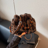 Winter Pleated Shoulder And Crossbody Plush Bag_Cwab3942