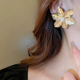 EUROPEAN AND AMERICAN METAL EXAGGERATED EARRINGS_CWAJE2343