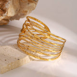 18K GOLD HOLLOW LINE CUFF FADE RESISTANT STEEL_CWAJE4660