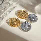 PERSONALIZED DAISY SHAPED ROUND EARRINGS_CWAJE1889