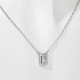 Zirconia Val Round Pendant Necklace_Cwmm5291