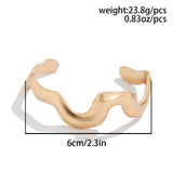 COOL GEOMETRIC TWISTED DESIGN NECKLACE_CWAJE1808