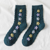 COLOR MATCHING FLOWERS DECORATED MID TUBE SOCKS_CWMS0404