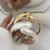 DESIGN METAL GLOSSY WATER DROP HUG BRACELET_CWMM3086