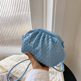 SIMPLE AND VERSATILE WOVEN CLOUD BAG_CWAB3331