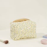 Floral Quilting Large-Capacity Toiletry Bag