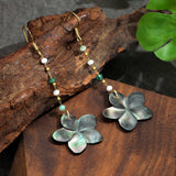 FASHIONABLE TEARDROP SHAPED SHELL METAL EARRINGS_CWMM4338