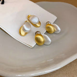 GEOMETRIC MINIMALIST AND LUXURIOUS STYLE EARRINGS_CWAJE2059