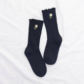 RUFFLE HEM CHRYSANTHEMUM EMBROIDERED SOCKS_CWMS0984
