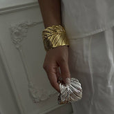 BOHEMIAN ENGRAVED METAL OPEN BRACELET_CWMM3078