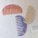 EXQUISITE PORTABLE WIDE TOOTH COMB_CWMM1079