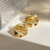 DELICATE GEOMETRIC PLEATED POLISHED EARRINGS_CWAJE1792