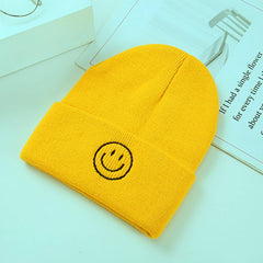 Cwah04346_Embroidered Smiley Knit Beanie Hat