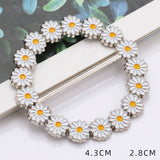 METAL RING DAISY SCARF RING WITH NO UPKEEP_CWMM2155