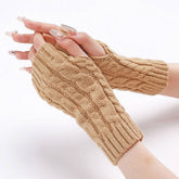 Braided Short Woolen Gloves_Cwag0101