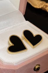 BLACK HEART STUD EARRINGS_CWAJE0296