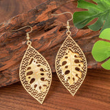 HOLLOW YELLOW SHELL LEAF CARVED EARRINGS_CWMM4366