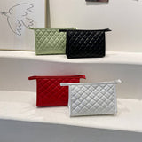 High-End Black And White Embroidery Cosmetic Bag_Cwab4416