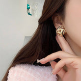 HIGH END VINTAGE GOLD BRAIDED EARRINGS_CWAJE1637