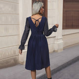 V-Neck Lace Long-Sleeved Solid Color Dress