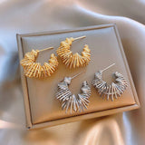 Twisted Hollow Shape Fashion Earrings_Cwasc1335