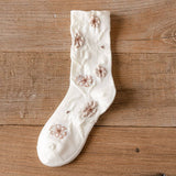 Three-Dimensional Relief Flower Mid-Tube Socks_Cwms0416