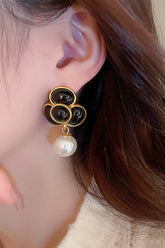 BLACK FLOWER DANGLE EARRINGS_CWAJE0313