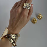 EXAGGERATED FOLDS HIGH GRADE IRREGULAR BRACELET_CWMM3125