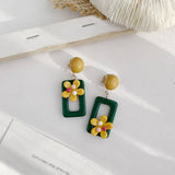 FASHIONABLE AND FRESH RESIN FLOWER EARRINGS_CWAJE1629