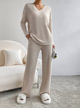 Temperament Loose V-Neck Pit Stripe Knitted Suit