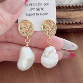 FRESHWATER PEARL GEOMETRIC ROSE EARRINGS_CWAJE2034