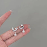 LOVE FRESHWATER PEARL STUD EARRINGS_CWAJE1297