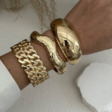 IRREGULAR METAL SMOOTH SPRING WIDE BRACELET_CWMM3110